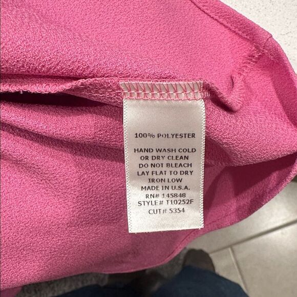 NWT Francesca’s Pink Halter Top - Picture 4 of 4